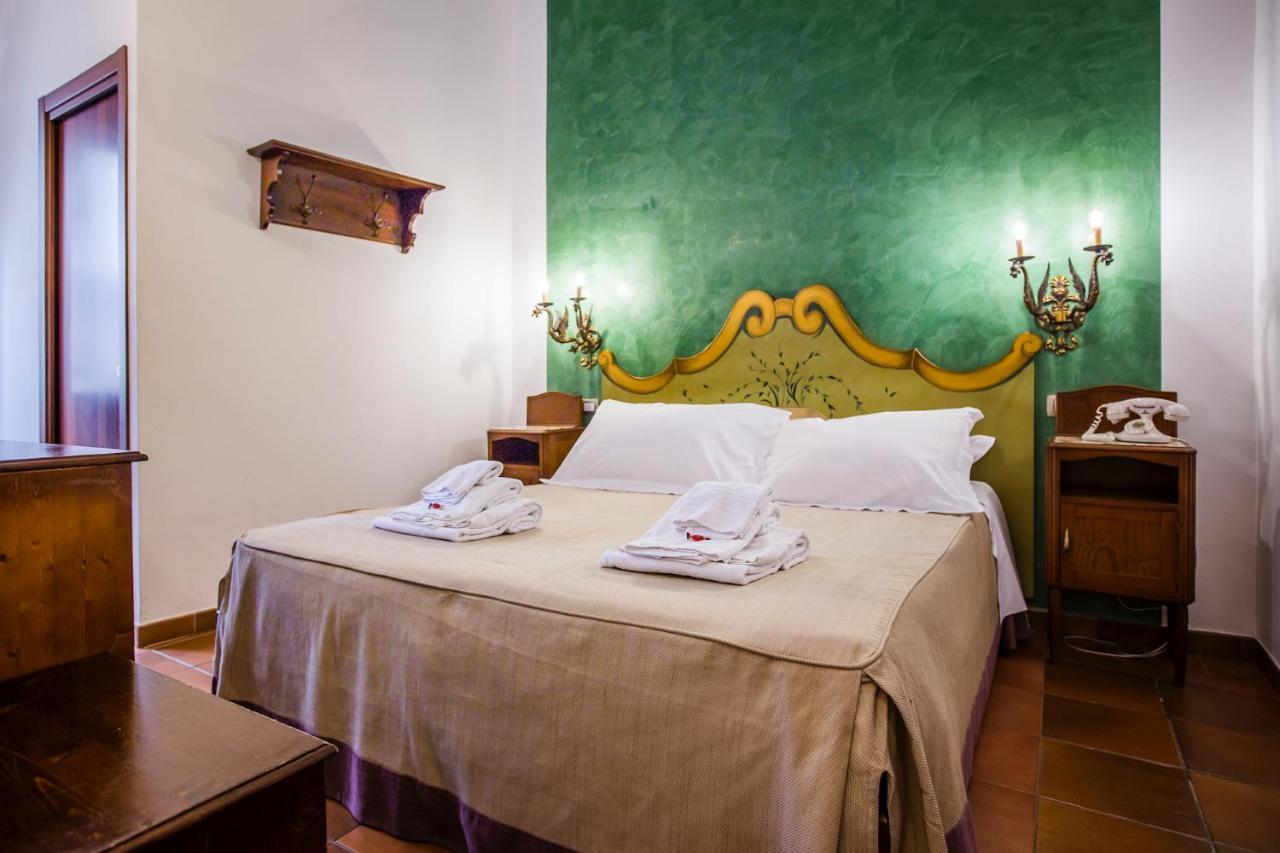 Palazzo Giunta - Porta Marina Ortigia Bed & Breakfast Сиракуза Екстериор снимка