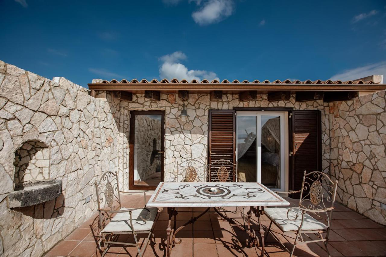 Palazzo Giunta - Porta Marina Ortigia Bed & Breakfast Сиракуза Екстериор снимка