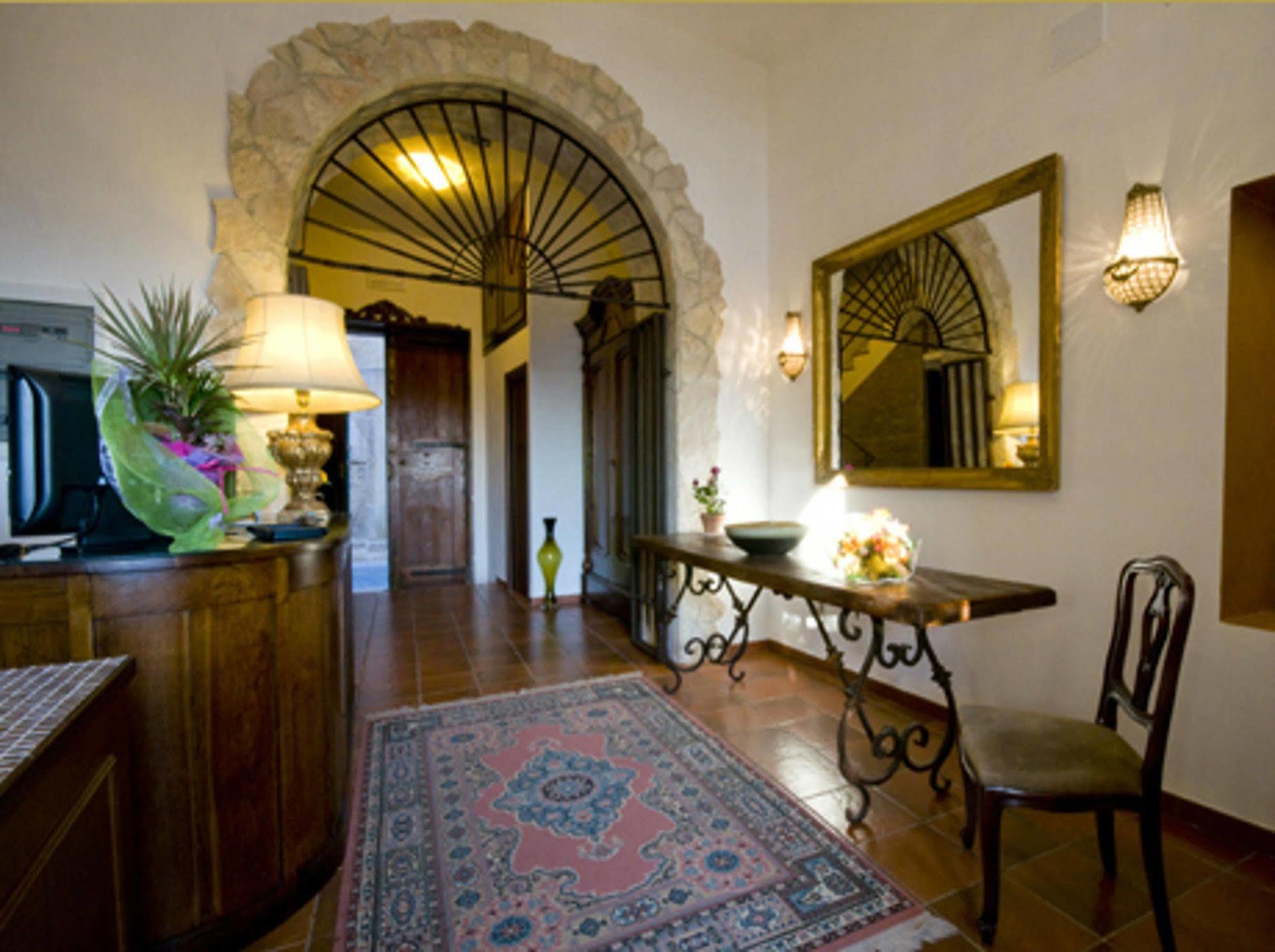 Palazzo Giunta - Porta Marina Ortigia Bed & Breakfast Сиракуза Екстериор снимка